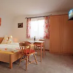 Neukumhof Вестендорф